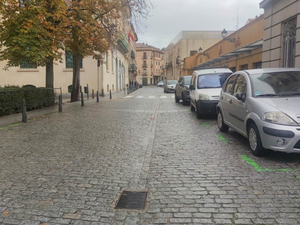 El avance de las obras de rehabilitación del Teatro 'Cervantes' permite recuperar aparcamientos al aire libre 1 Calle Ildefonso Rodriguez