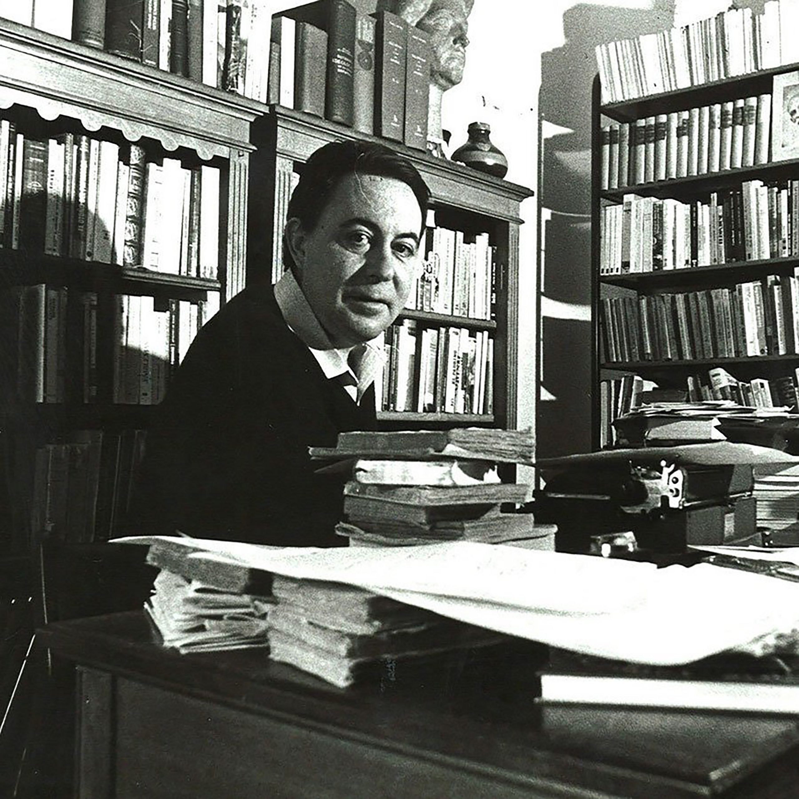 Una foto del escritor, Premio Nacional de Poesía en 1983.