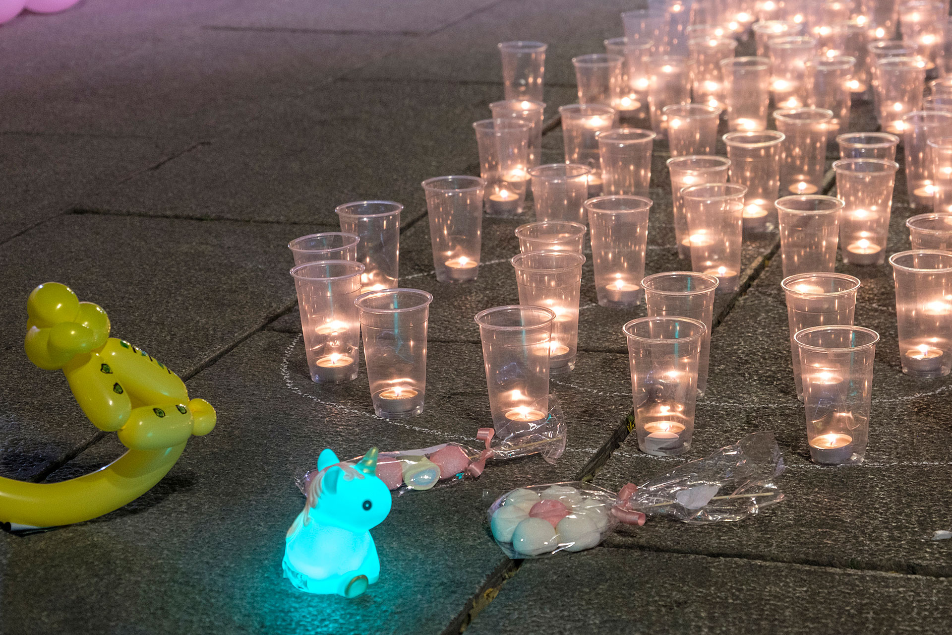 “Lamentablemente hay igualdad de padres y madres que utilizan a sus hijos para hacer daño al otro” 1 Concentracion Asesinato Nina Olivia Gijon 326