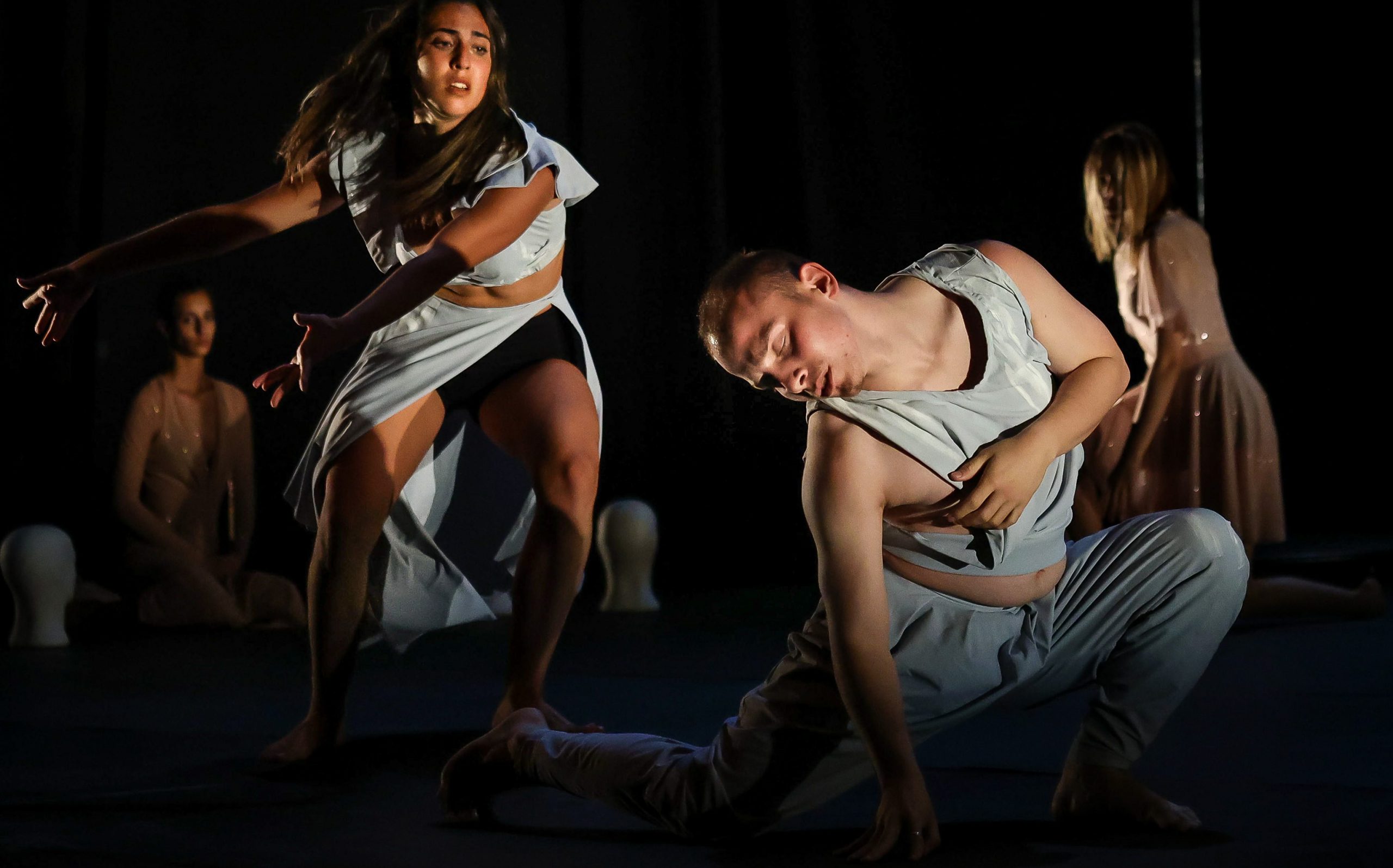 Instantánea del espectáculo ‘Miradas en Blanco’ que llega a Palazuelos de Eresma.