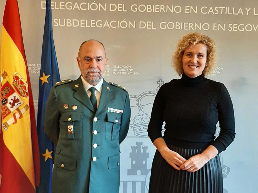 Despedida del teniente coronel de la Guardia Civil Jesús García Aller 1 Jesús García Aller y Lirio Martín, en el acto de despedida. / EL ADELANTADO