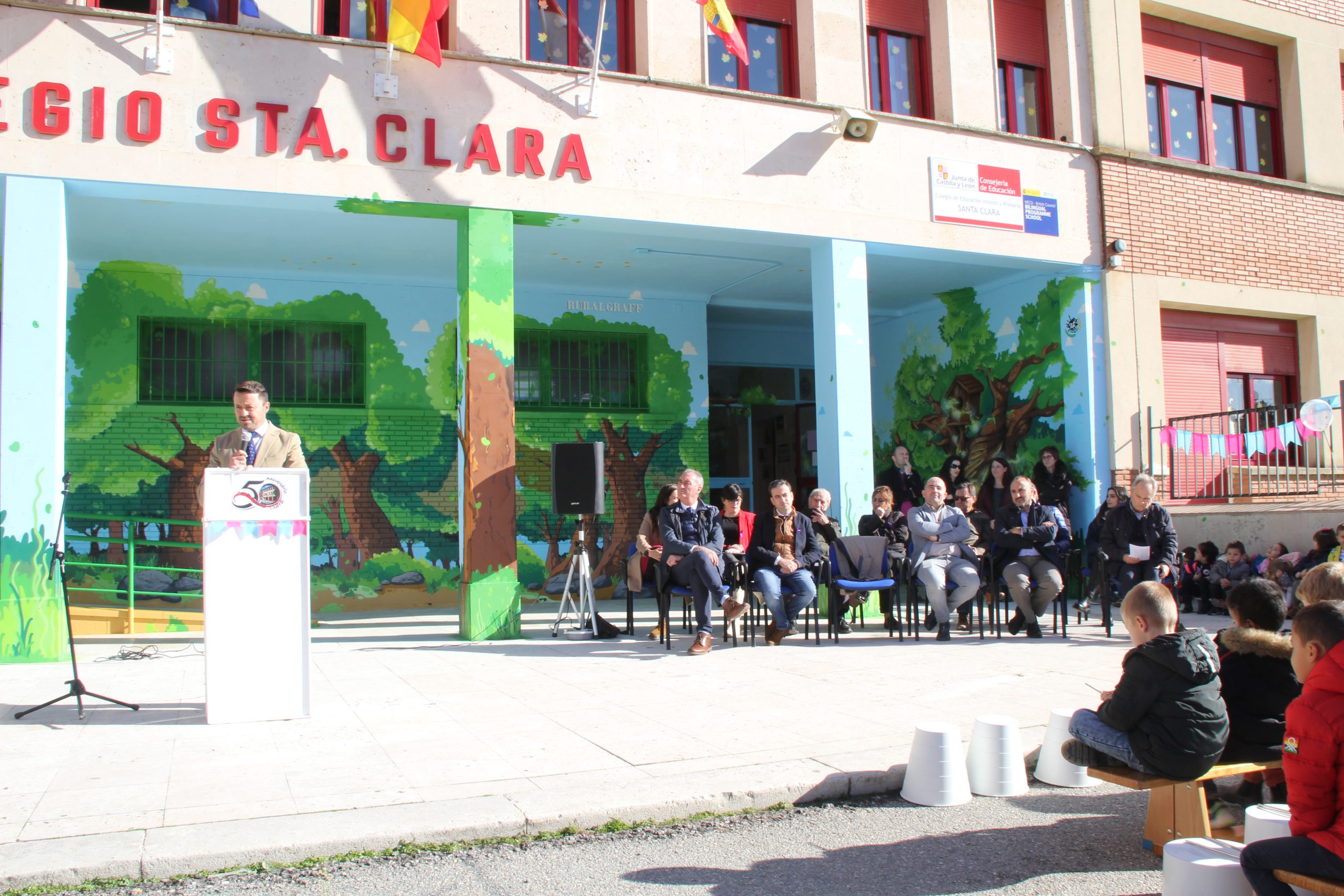 Intervención 50 Aniversario Colegio Santa Clara Cuéllar Director Provincial de Educación, Diego del Pozo.