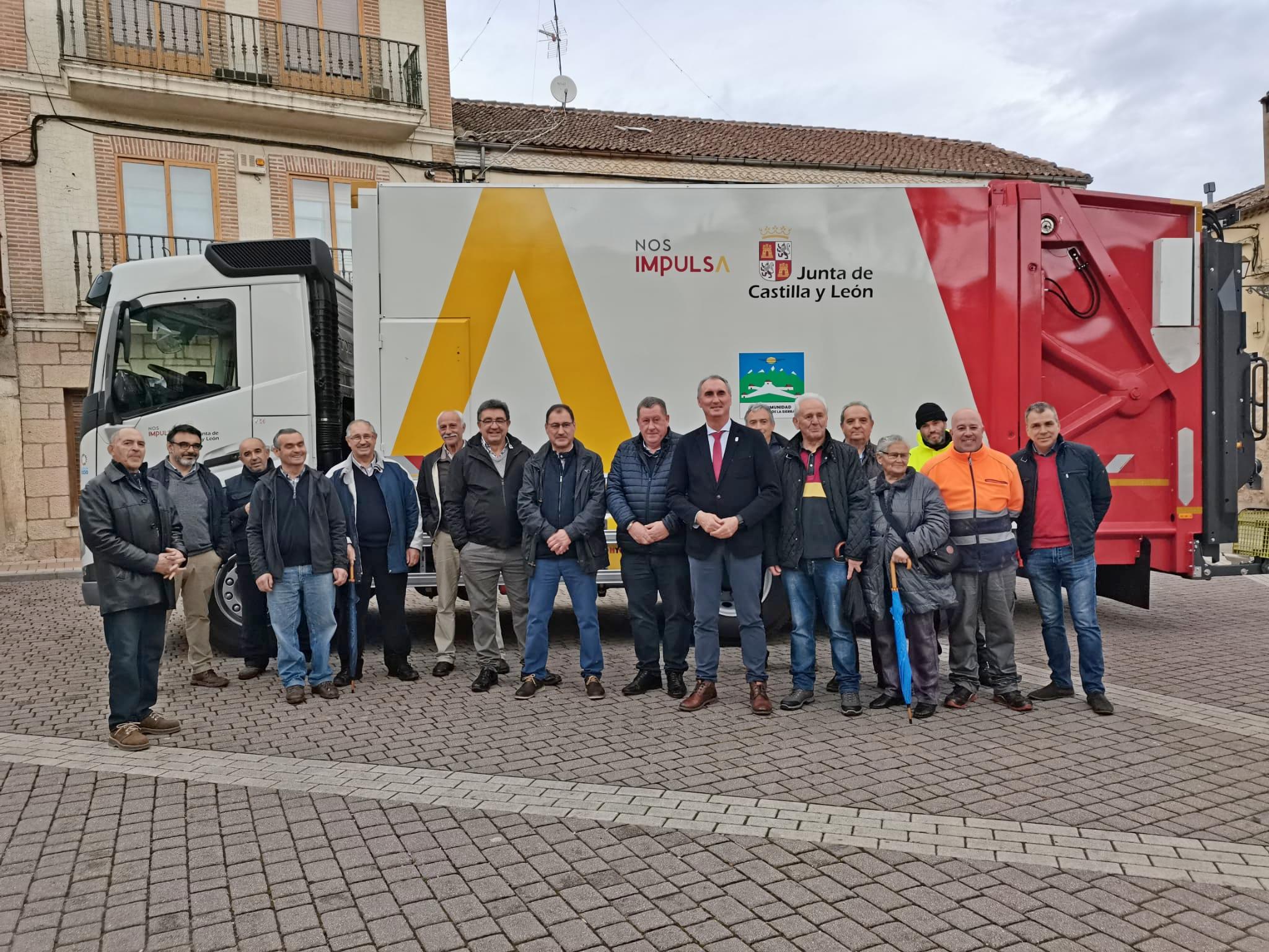 El delegado territorial, José Mazarías, junto a los representantes de la Mancomunidad.