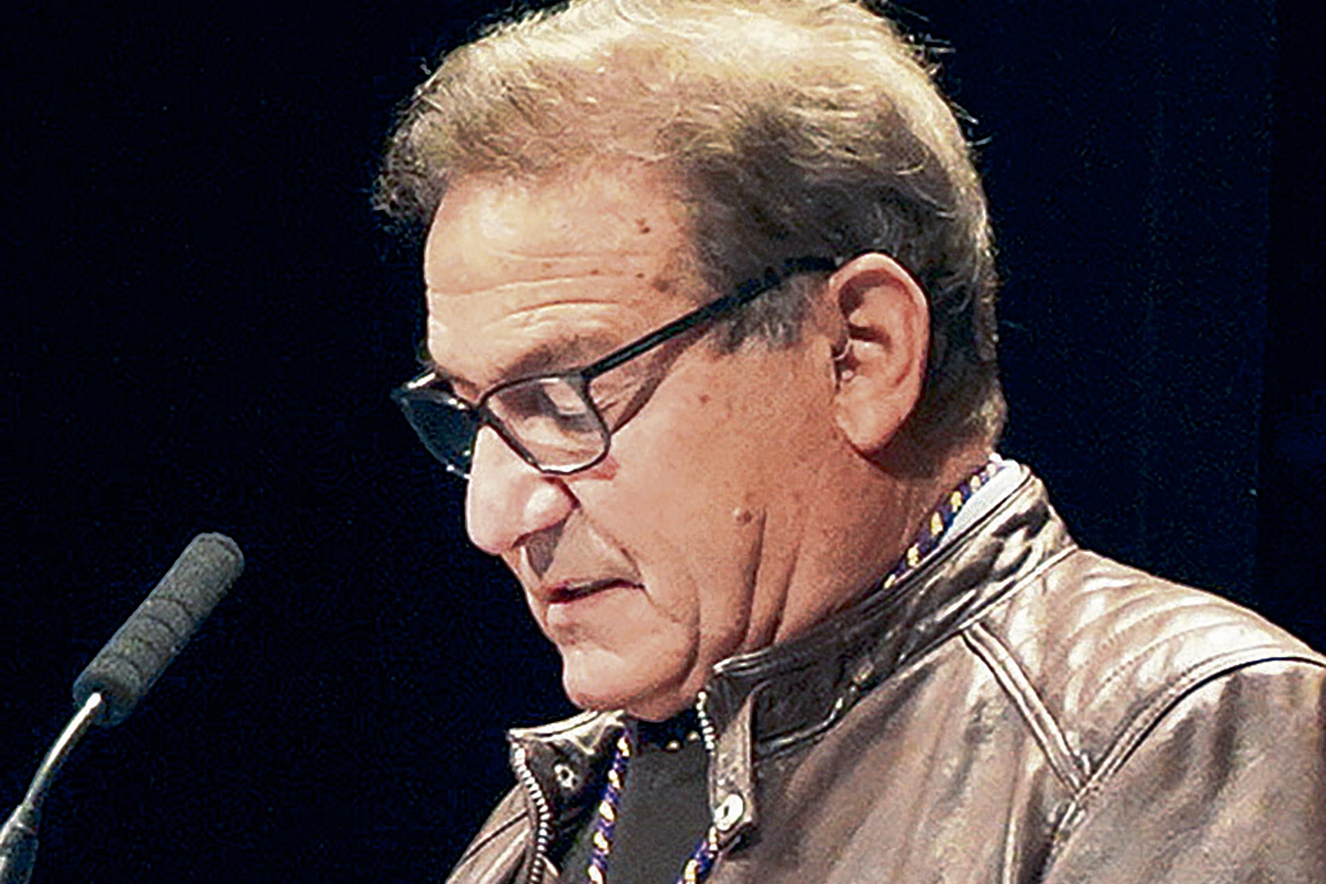 Un alcalde de tradición familiar 1 Jesús Sanz, el día que recibió la medalla de oro de la Diputación. / E. A.