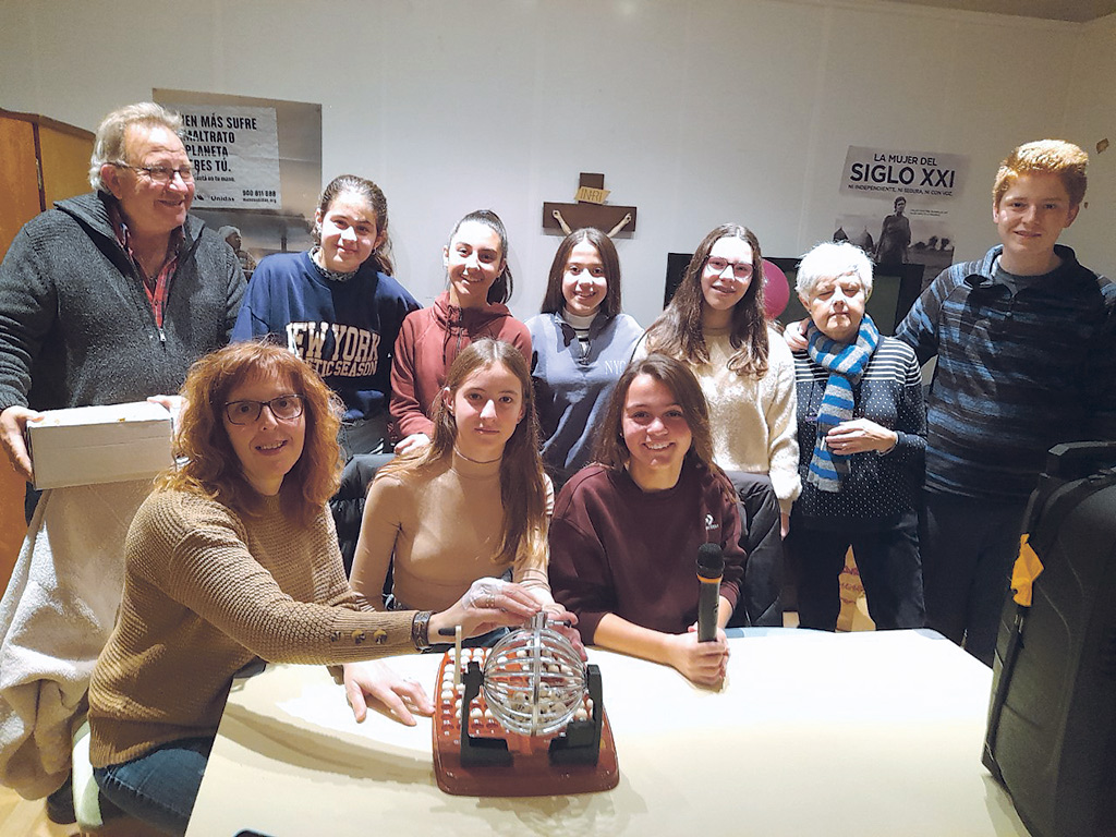 El grupo parroquial posa tras la jornada./L.M.