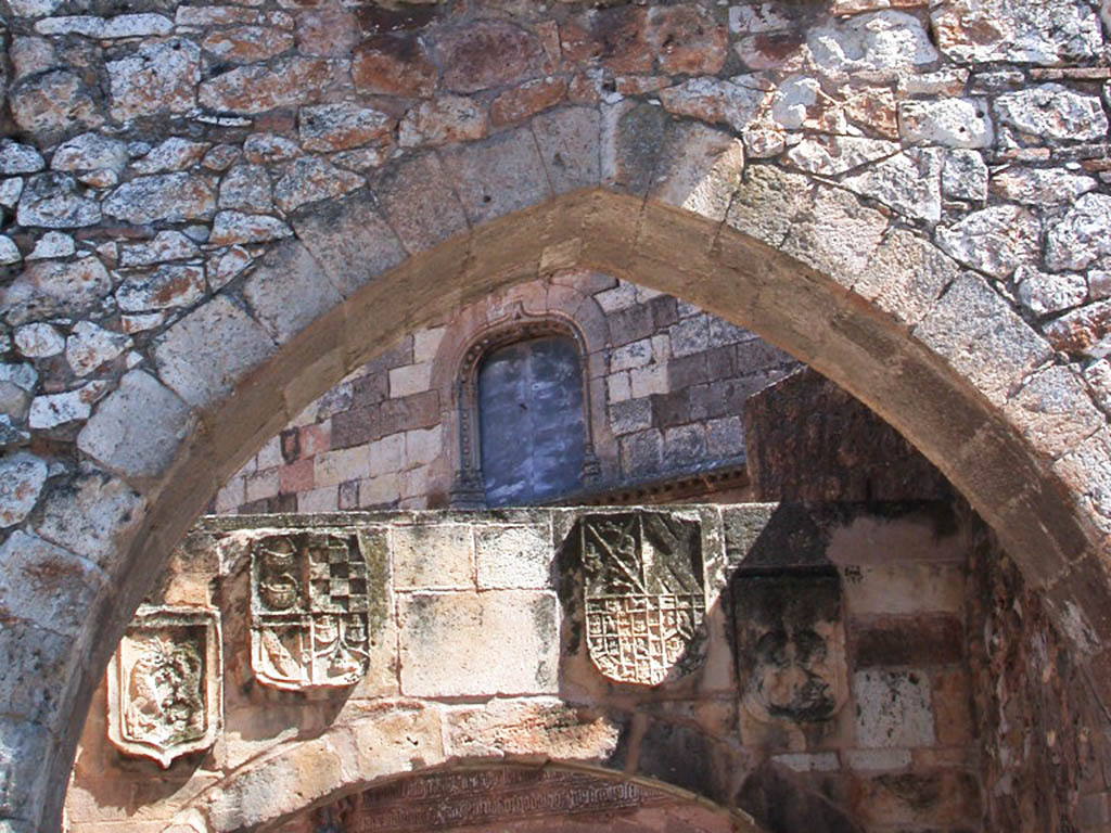 Arco de Ayllón.