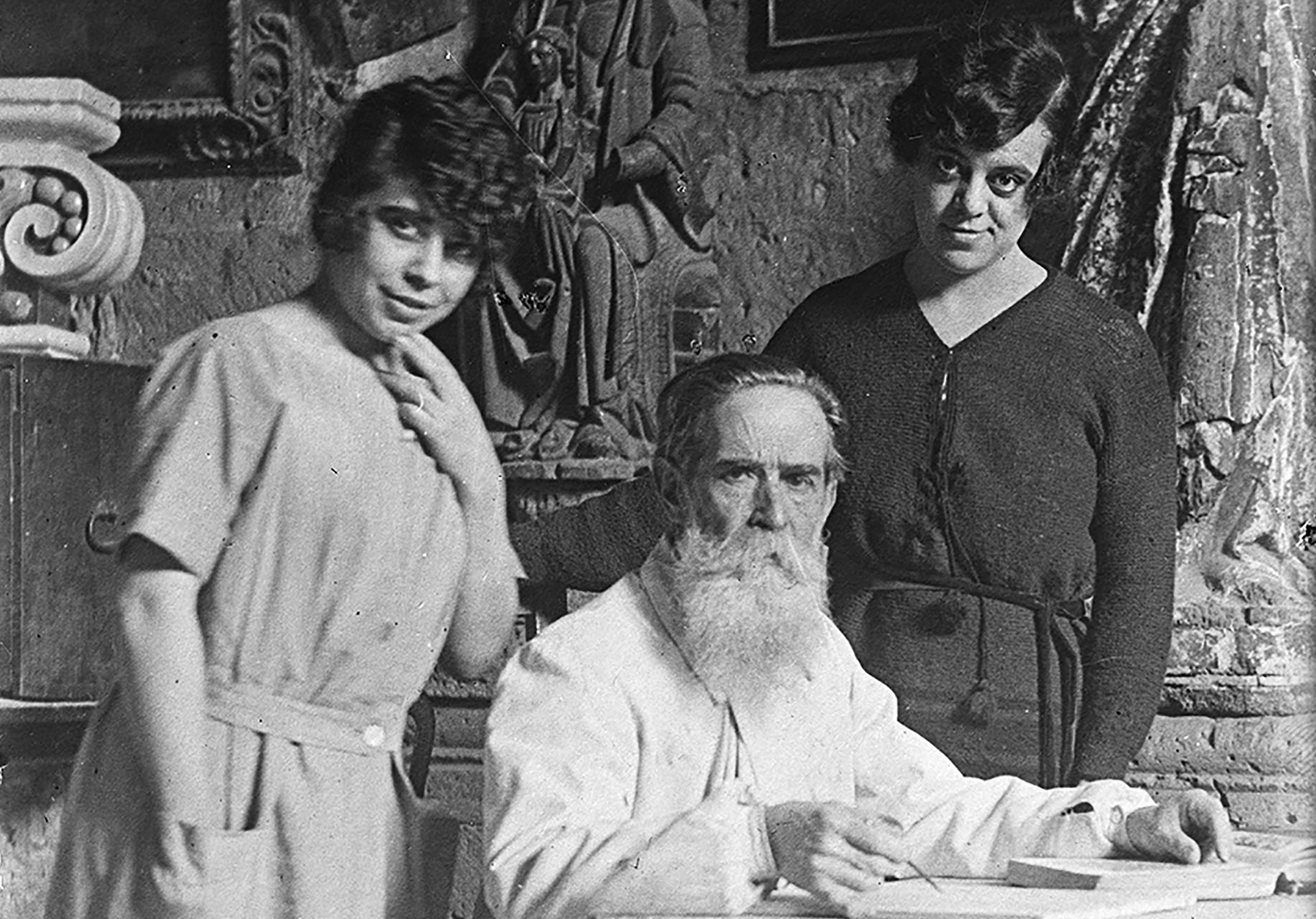 Daniel Zuloaga y sus hijas