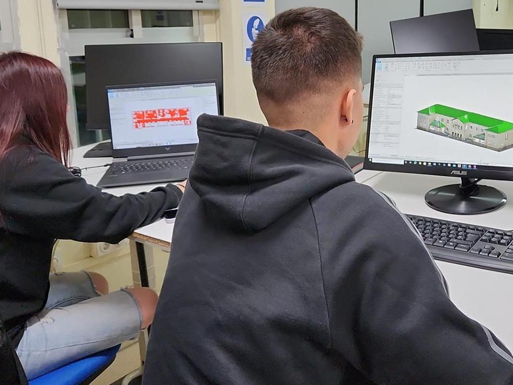 Trabajando con REVIT estudiantes de Proyectos de Edificacion IES Andres Laguna