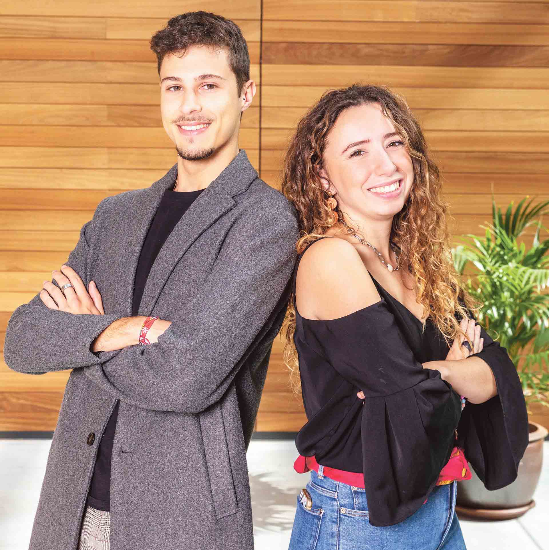 Los estudiantes con beca de RR. Internacionales, Cristina Gobantes y Jaime Sastre. / Alberto Morala