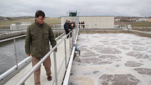 El alcalde de Cuéllar traslada a la CHD las necesidades de la depuradora 2 2 EDAR web