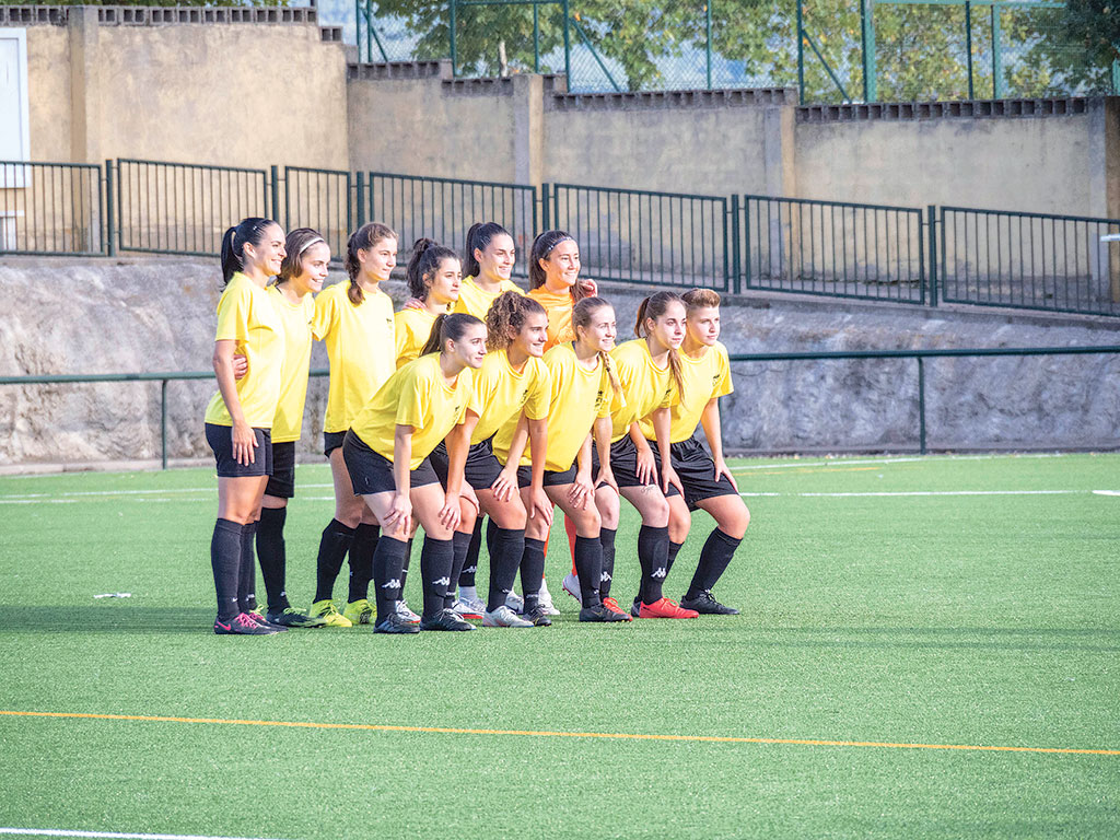 Equipo femenino del CD Monteresma./ KAMARERO