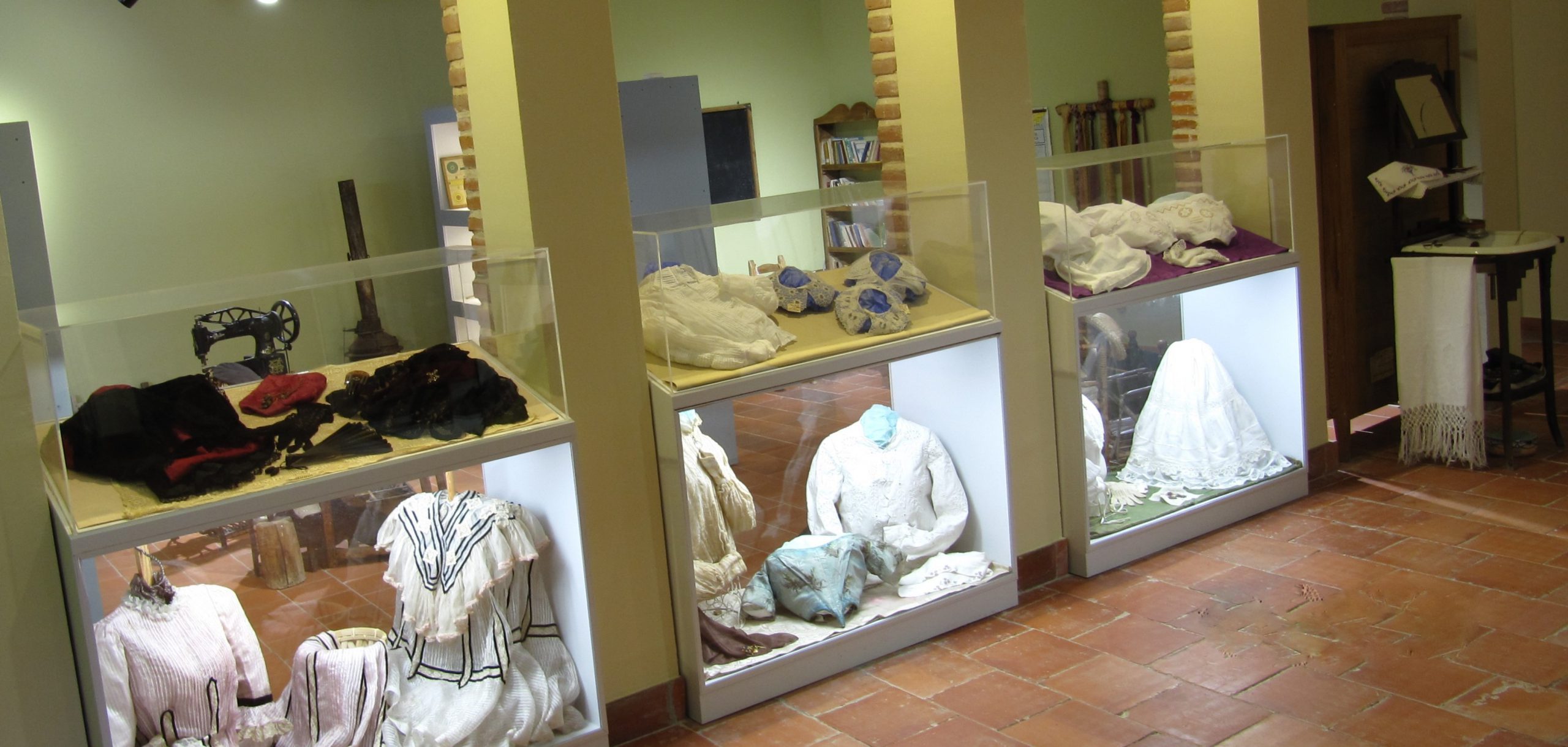 Museo Etnológico de Bercial, las facetas de la vida de un pueblo 2 3.Sala1 scaled