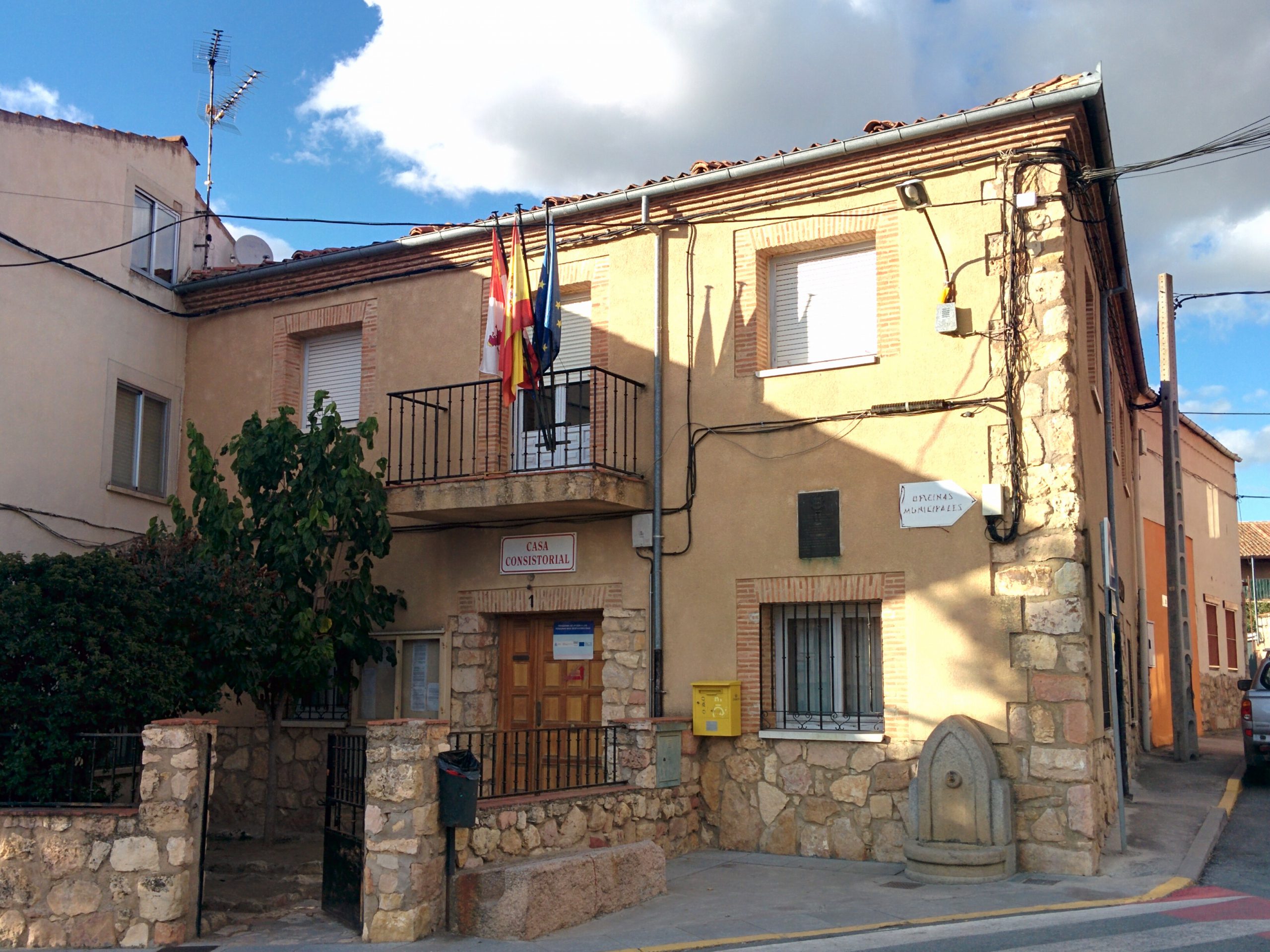 Casa Consistorial de Espirdo.