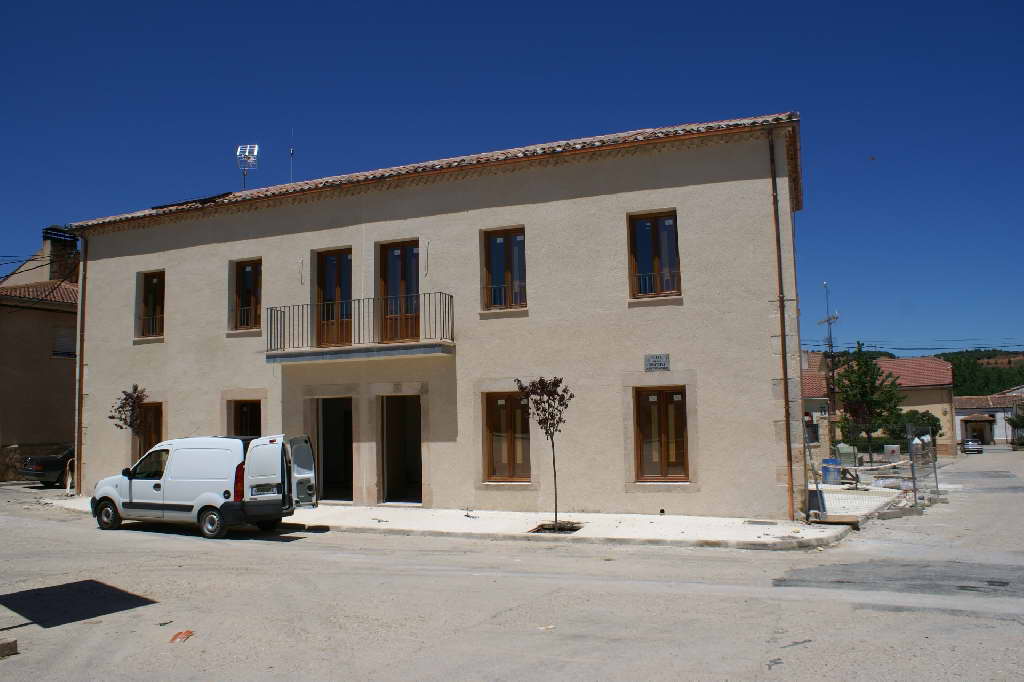 Nuevo ayuntamiento en Castillejo de Mesleón. Foto: Kamarero.