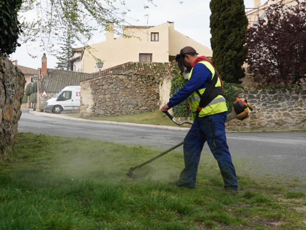 Cuadrillas empleo rural desbrozadora