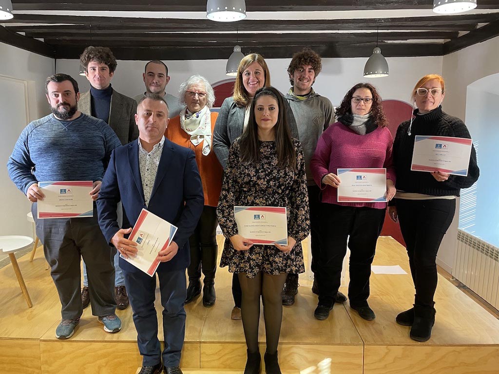 Entrega de diplomas a los proyectos empresariales. / EL ADELANTADO