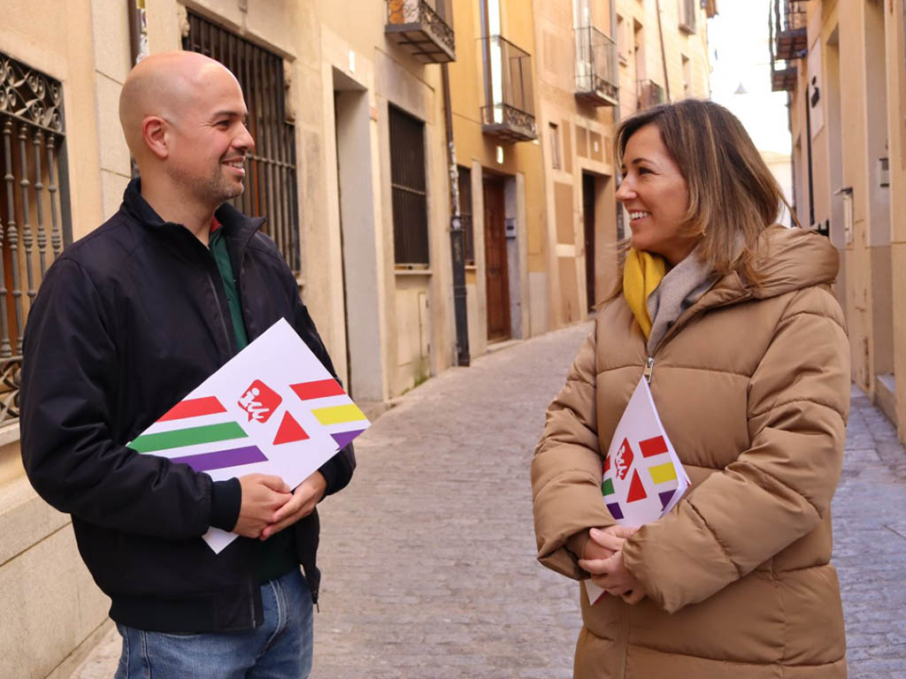 IU hace balance “positivo” de los proyectos realizados desde sus concejalías 1 Los concejales de IU en el Ayuntamiento de Segovia, Ángel Galindo y Ana Peñalosa. / EL ADELANTADO