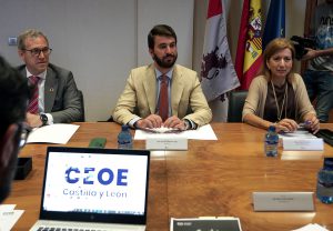 Gallardo y Veganzones se reúnen con agentes sociales.