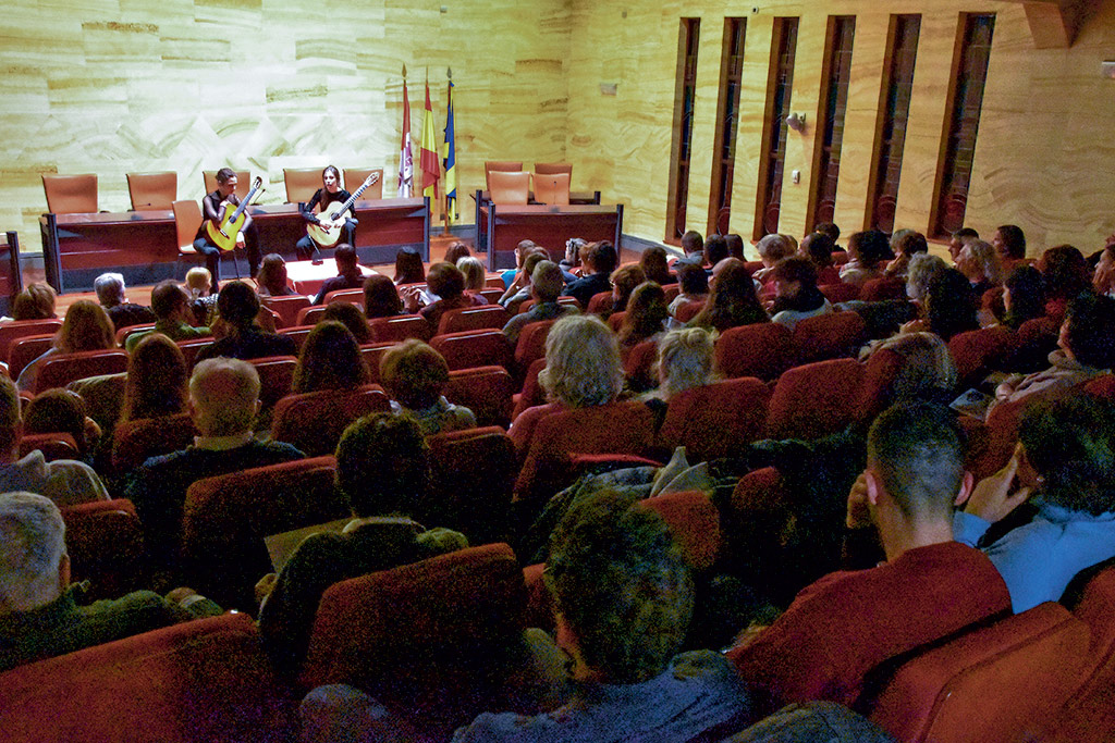 Buena entrada en el recital ‘Las dos caras de la guitarra’ 2 Las dos caras de la guitarra 29 12 22 6