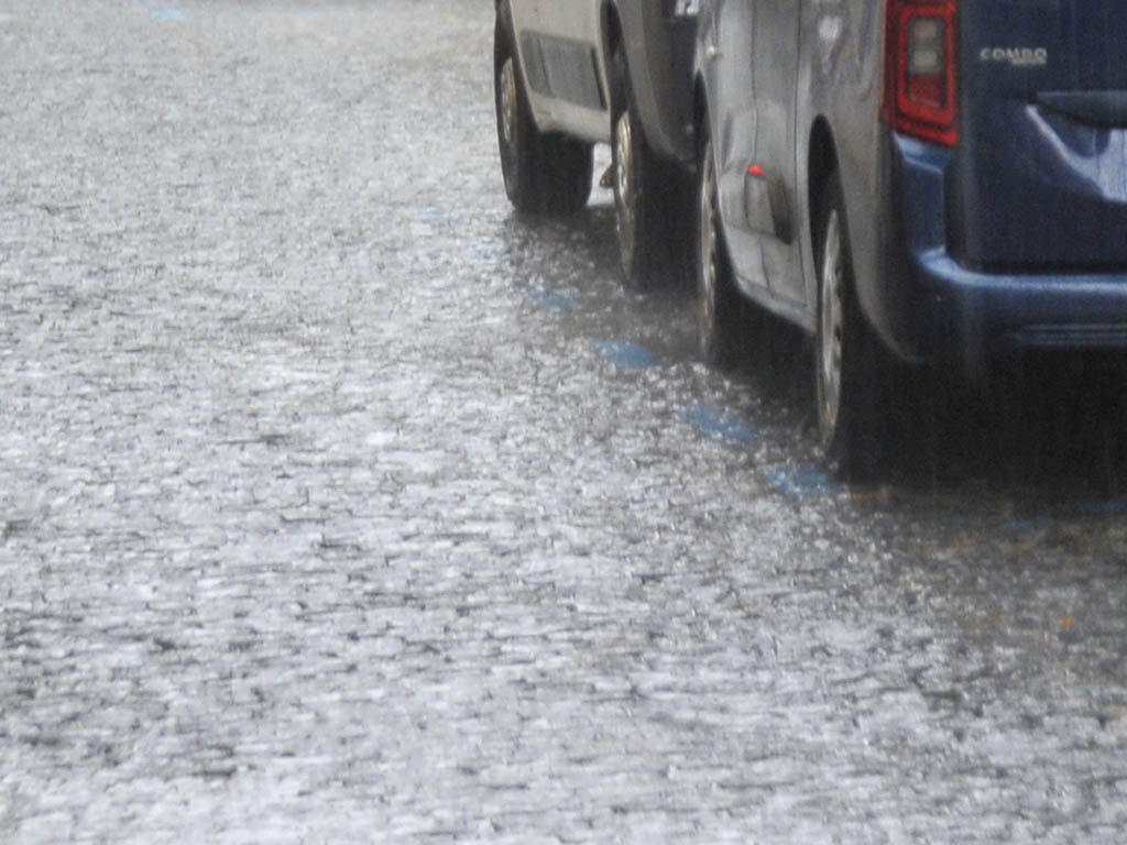 Calzada en un día de lluvia. / EL ADELANTADO