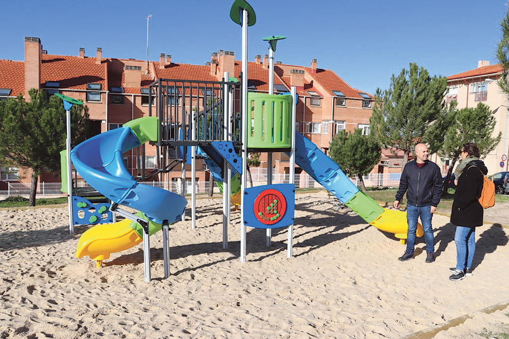 Nuevo parque infantil en San Jose
