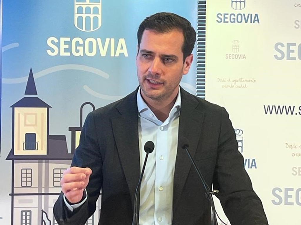 El portavoz del PP en el Ayuntamiento de Segovia, Pablo Pérez, analiza el Debate sobre el estado de la ciudad. / EL ADELANTADO