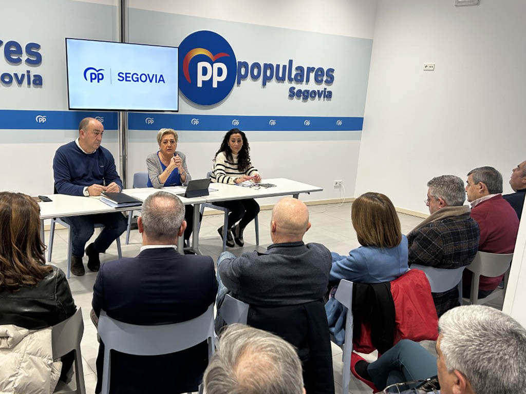 Reunión de coordonación del PP de Segovia, con alcaldes y concejales. / EL ADELANTADO