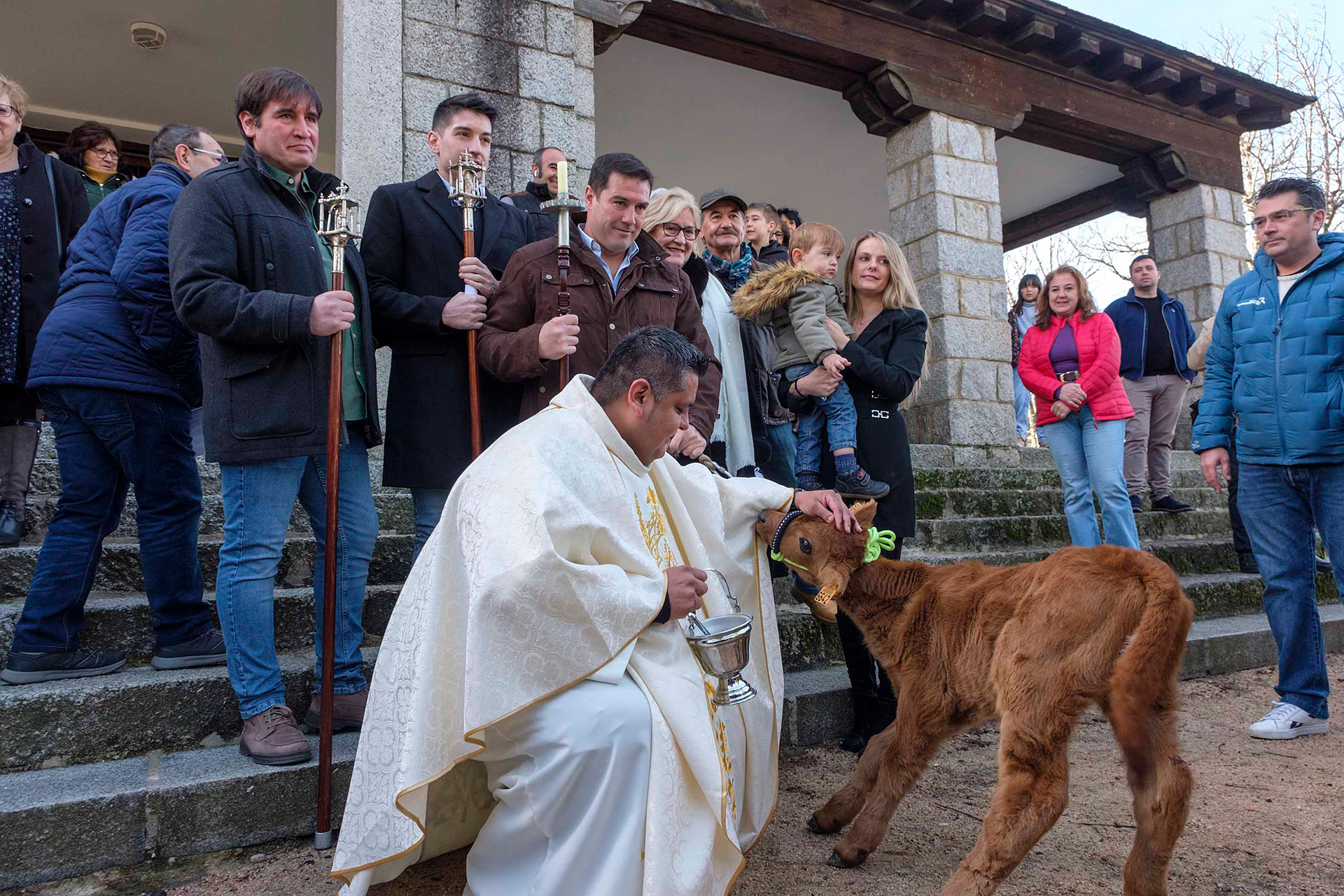 Las mascotas recibieron la bendición del santo tras la eucaristía en la parroquia./FOTOS: KAMARERO