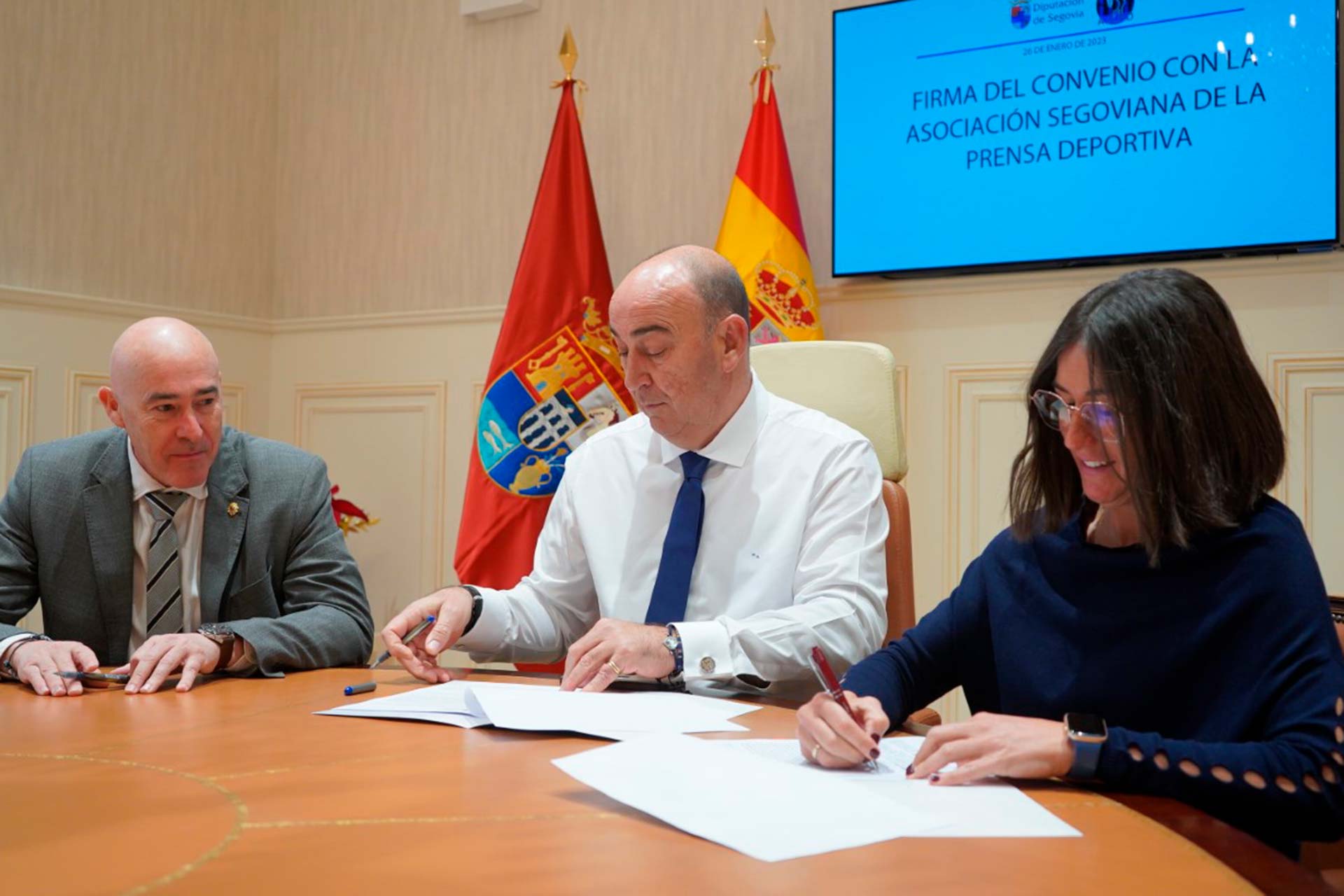 Deporte adaptado para la Gala del Deporte 2022 1 Firma del convenio entre Diputación y ASPD. / E.A.