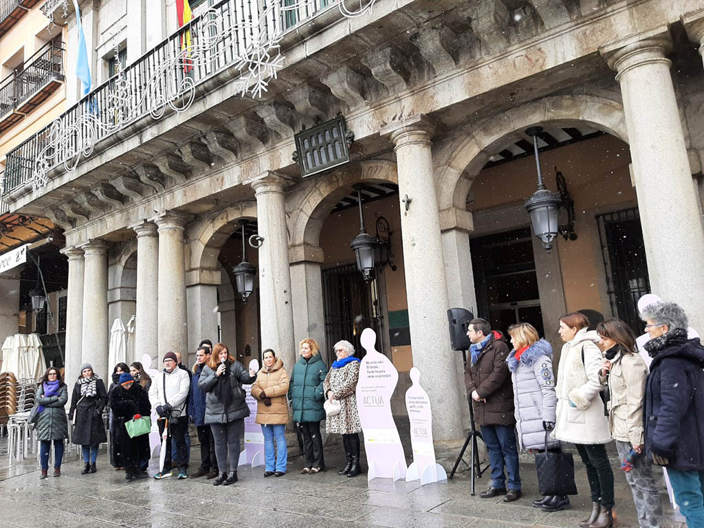 Concentración en la Plaza Mayor en apoyo a las víctimas de violencia de género 1 Concentración en apoyo a las víctimas de violencia de género.