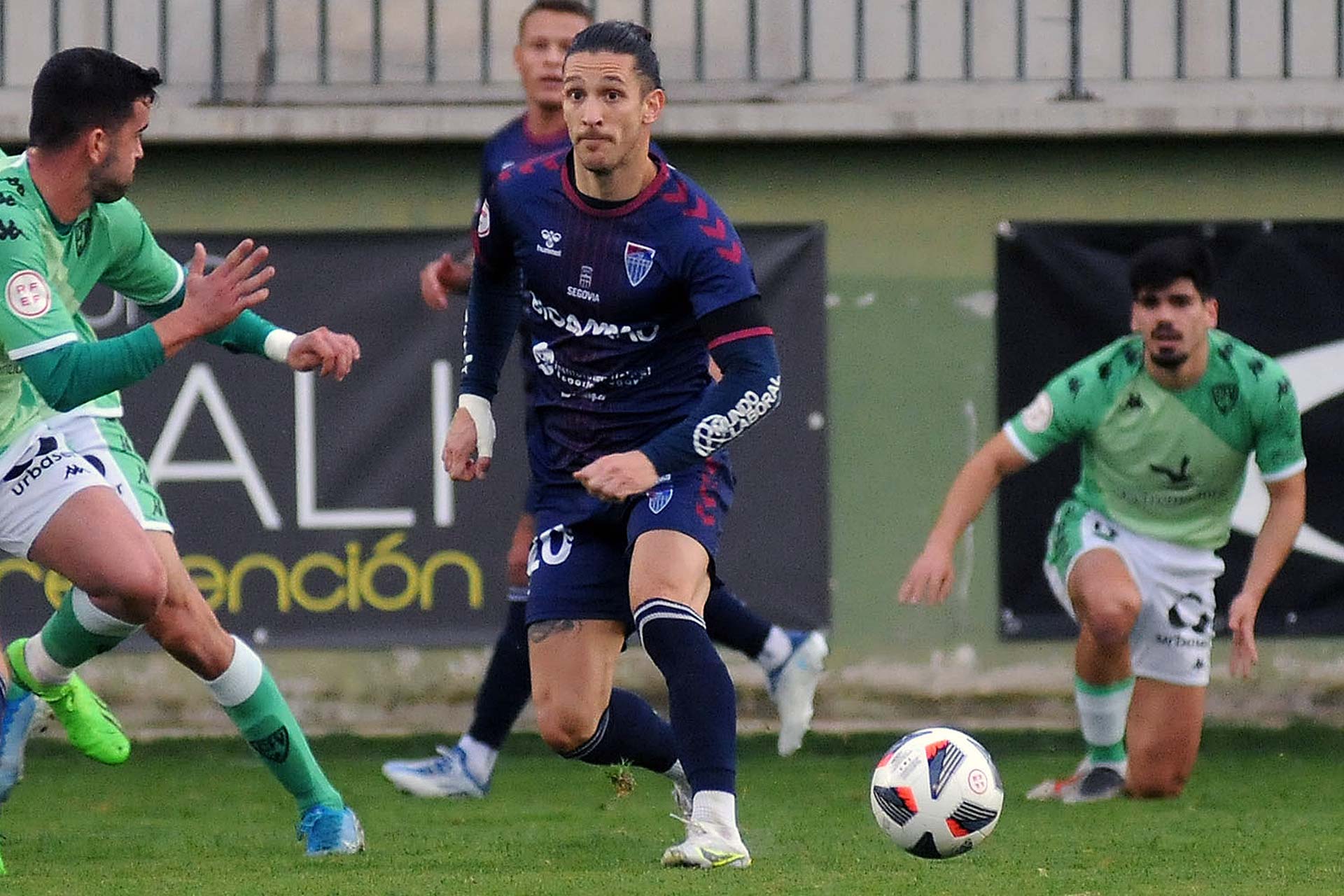 Adri Pérez, en uno de sus últimos partidos./ JUAN MARTÍN-G. SEGOVIANA