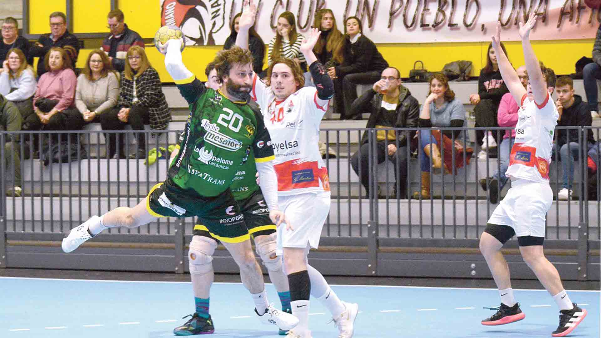 Jorge Maestro lanza desde los seis metros./ AMADOR MARUGÁN