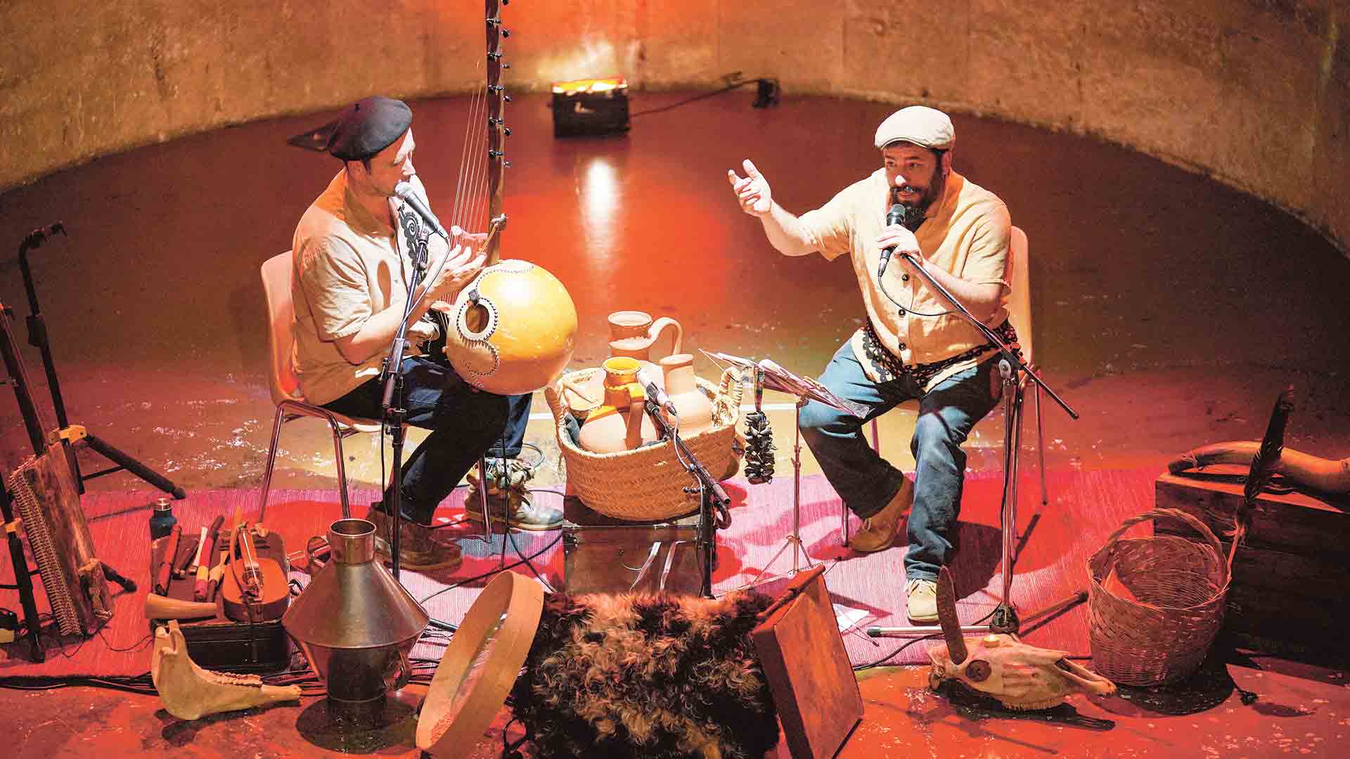 Un momento del espectáculo, que lleva por nombre 'La desaparición de las luciérnagas'. / Miguel Ángel Fernández