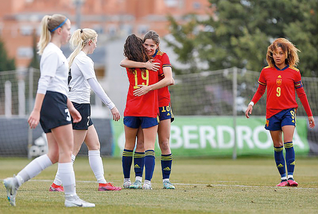 Cristina, tras marcar un gol./ RFEF