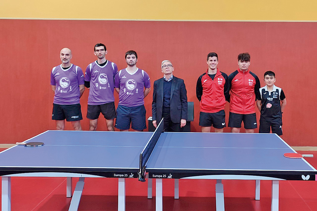 Los protagonistas del partido que disputaron en Madrid en San Sebastián de los Reyes y el Seghos./ SEGHOS ETM