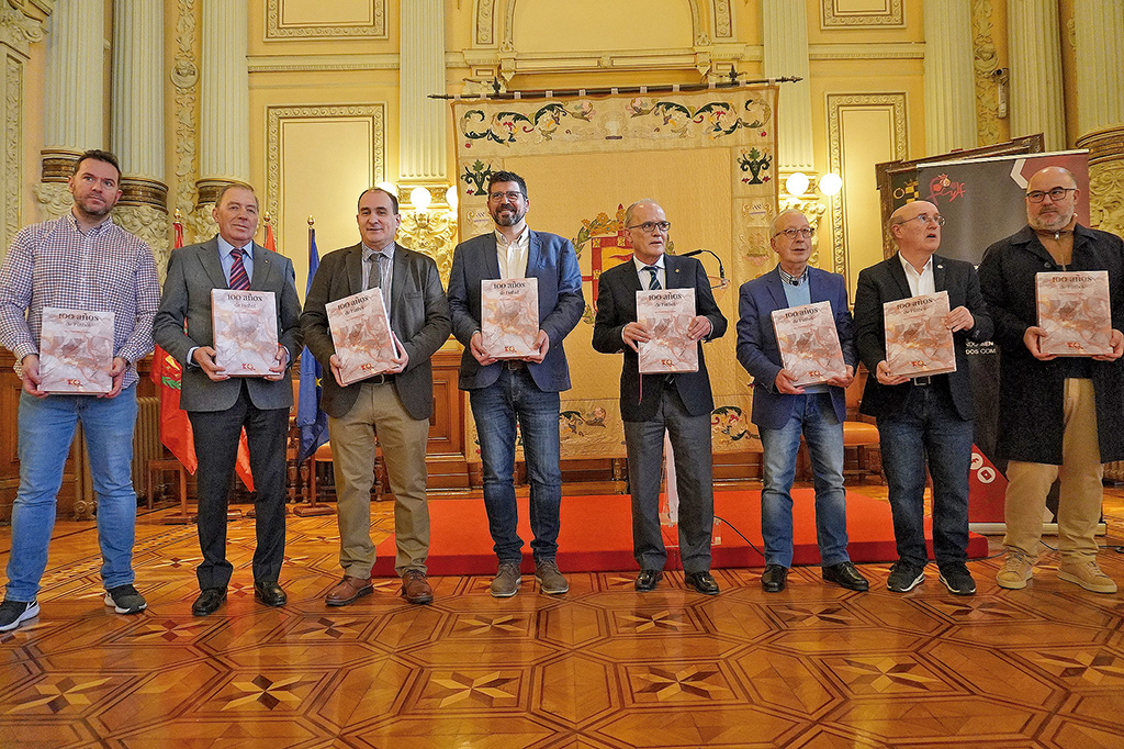 Varios de los autores del libro. / RFCYLF