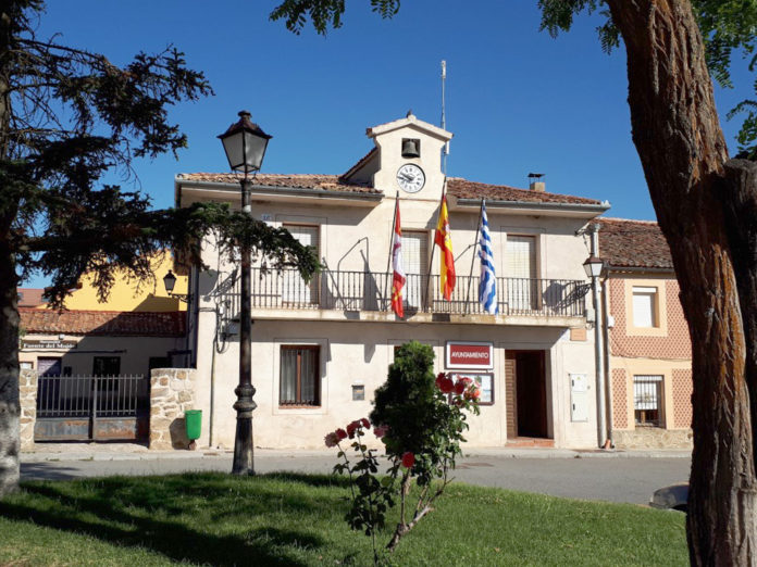 Ayuntamiento de Torrecaballeros.