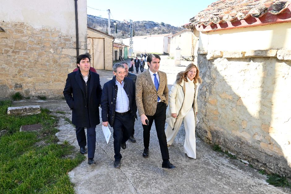 Juan Carlos Suárez-Quiñones visita los trabajos de rehabilitación en la provincia de Burgos.
