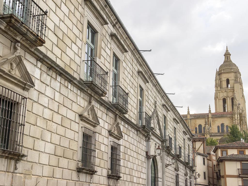 Palacio Episcopal. / Catedral de Segovia