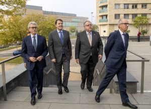 La Junta y Novartis acordaron crear una planta de medicina nuclear en Salamanca.