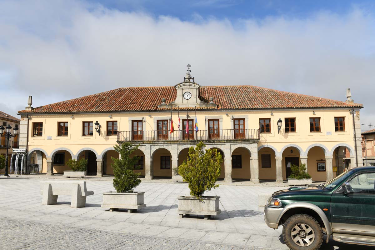 Casa Consistorial de Villacastín. FOTO: JOSÉ ANTONIO SANTOS.