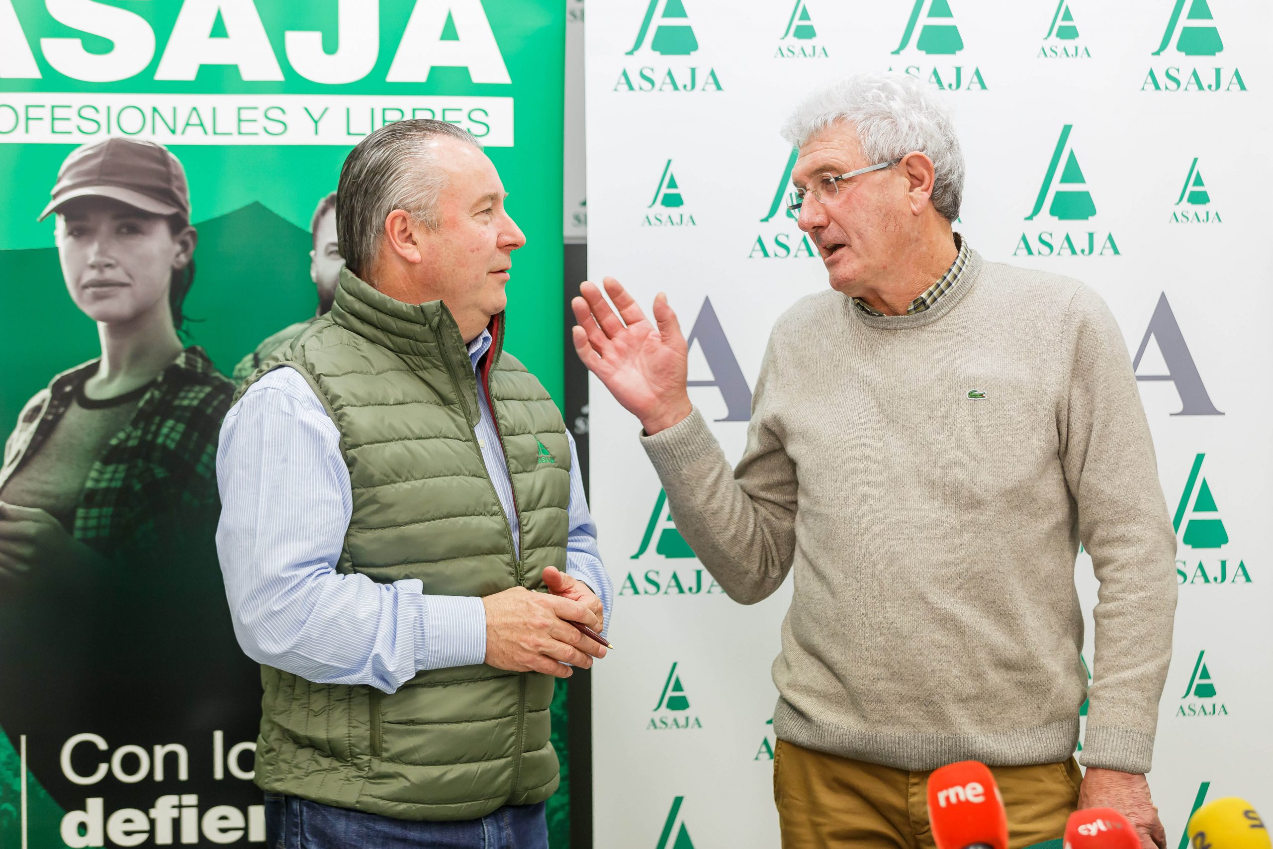 Donaciano Dujo y Guzmán Bayón, en la rueda de prensa. / NACHO VALVERDE - ICAL