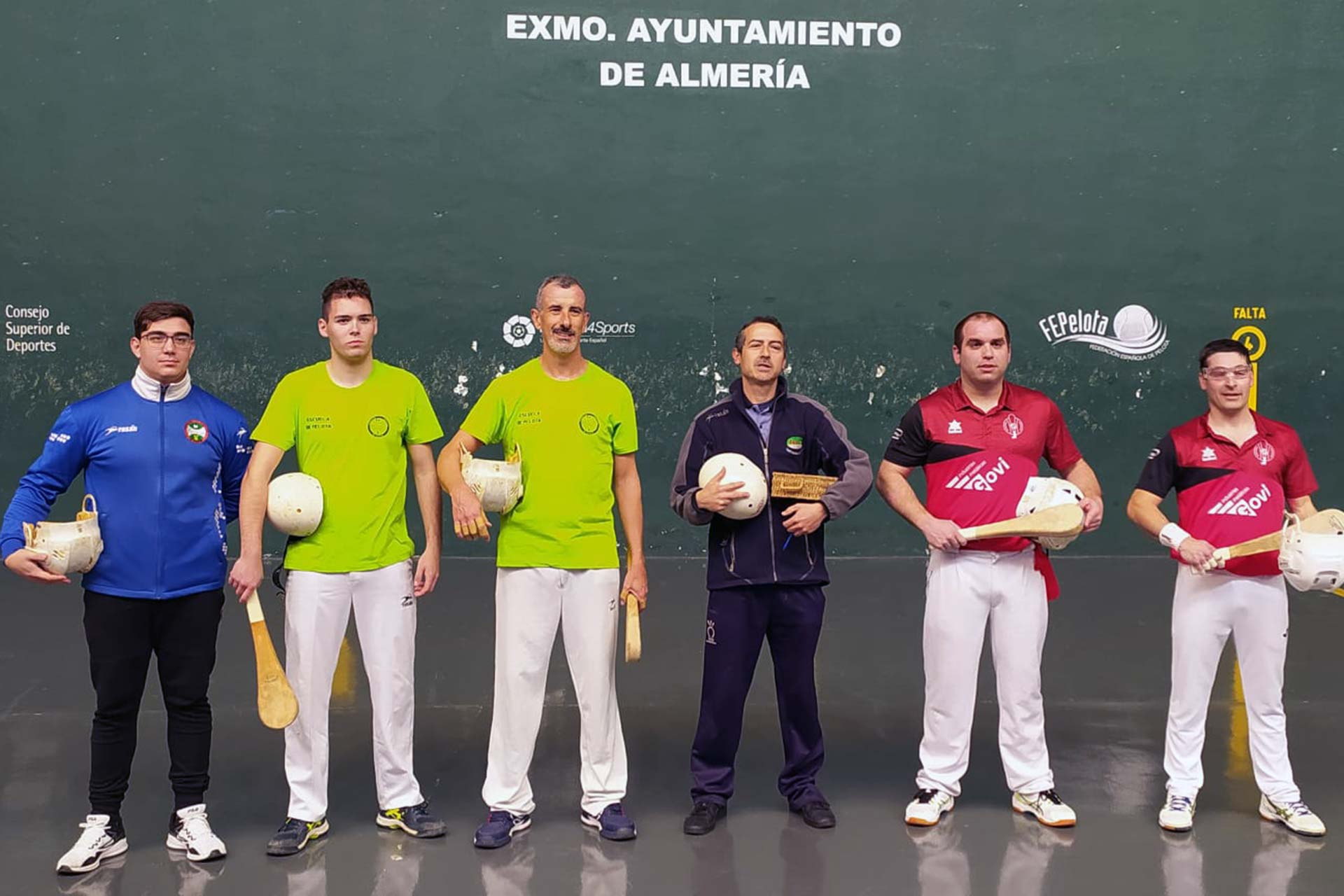 Cholo y Divi, a la derecha, antes del partido./ CP VALLELADO