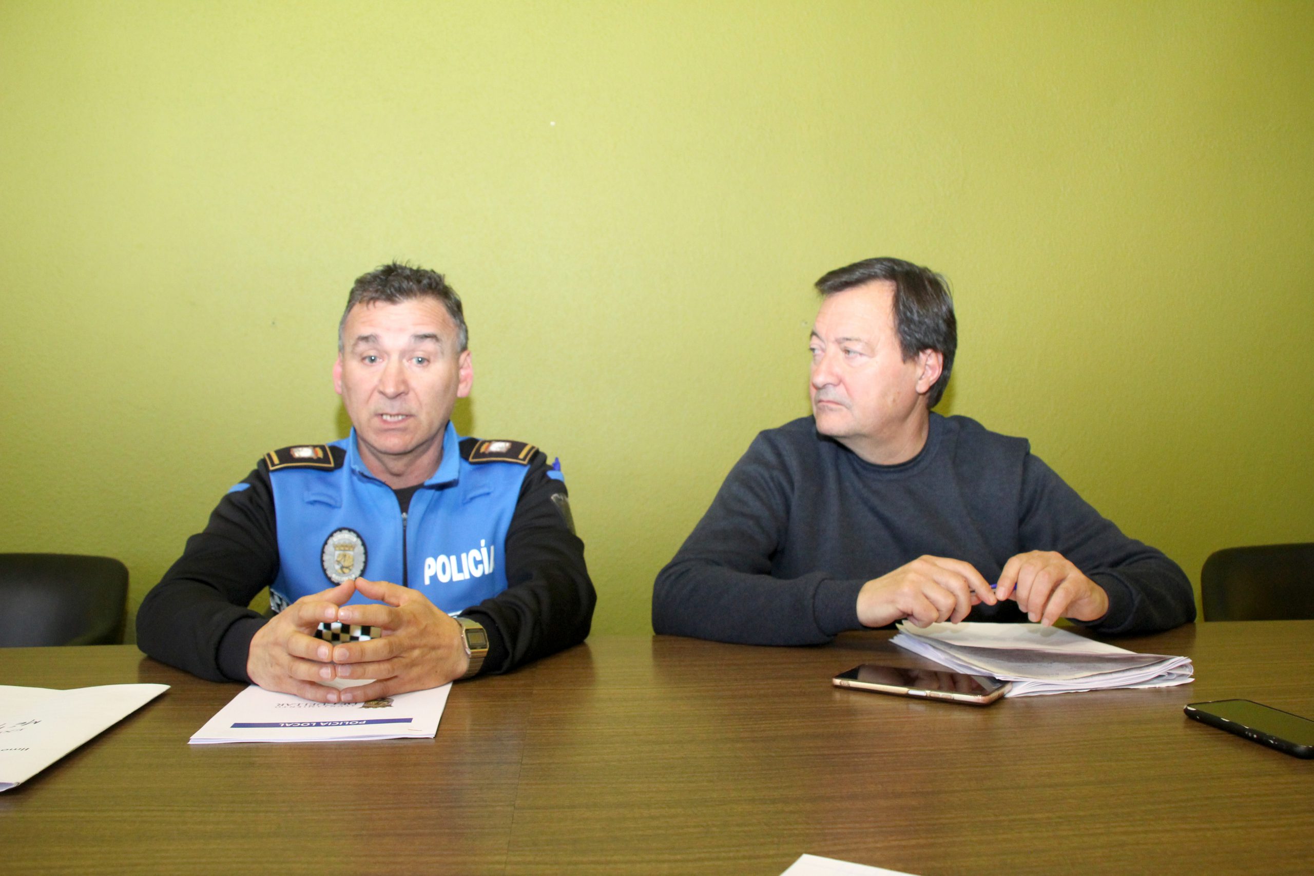 policia y tomas scaled