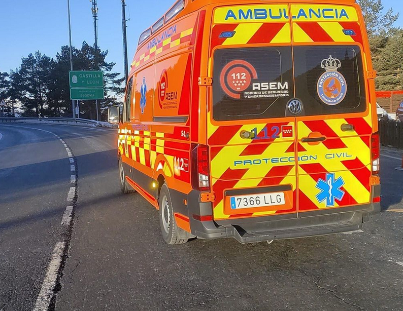 Ambulancia de Protección Civil de Madrid, en la zona del suceso. / E. A.