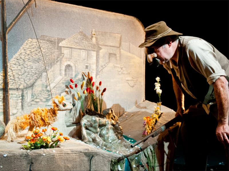 Una de las actuaciones más esperadas es la de los Titiriteros de Binéfar. En la imagen, su fábula de la raposa.