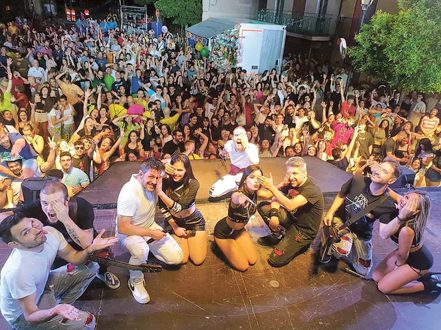 Verbena en Palazuelos el pasado mes de junio. / E. A.