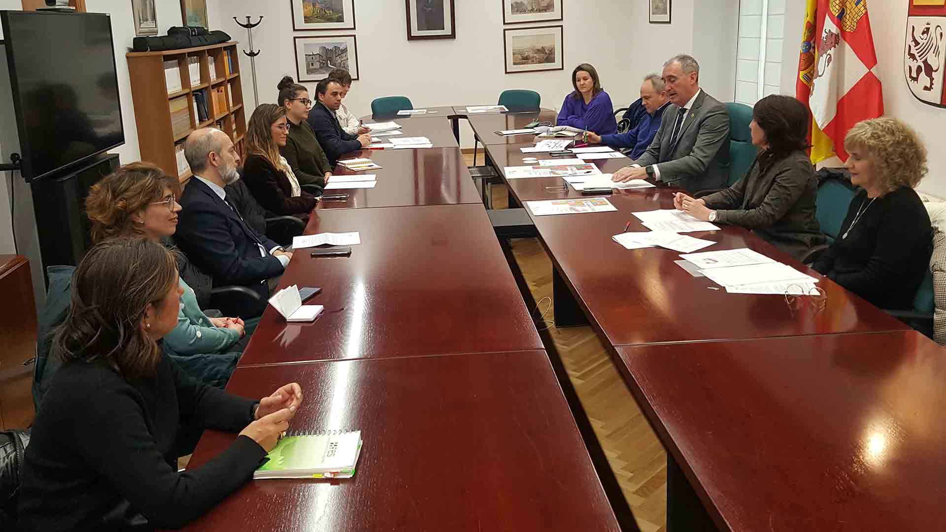 Un momento de la reunión celebrada ayer.