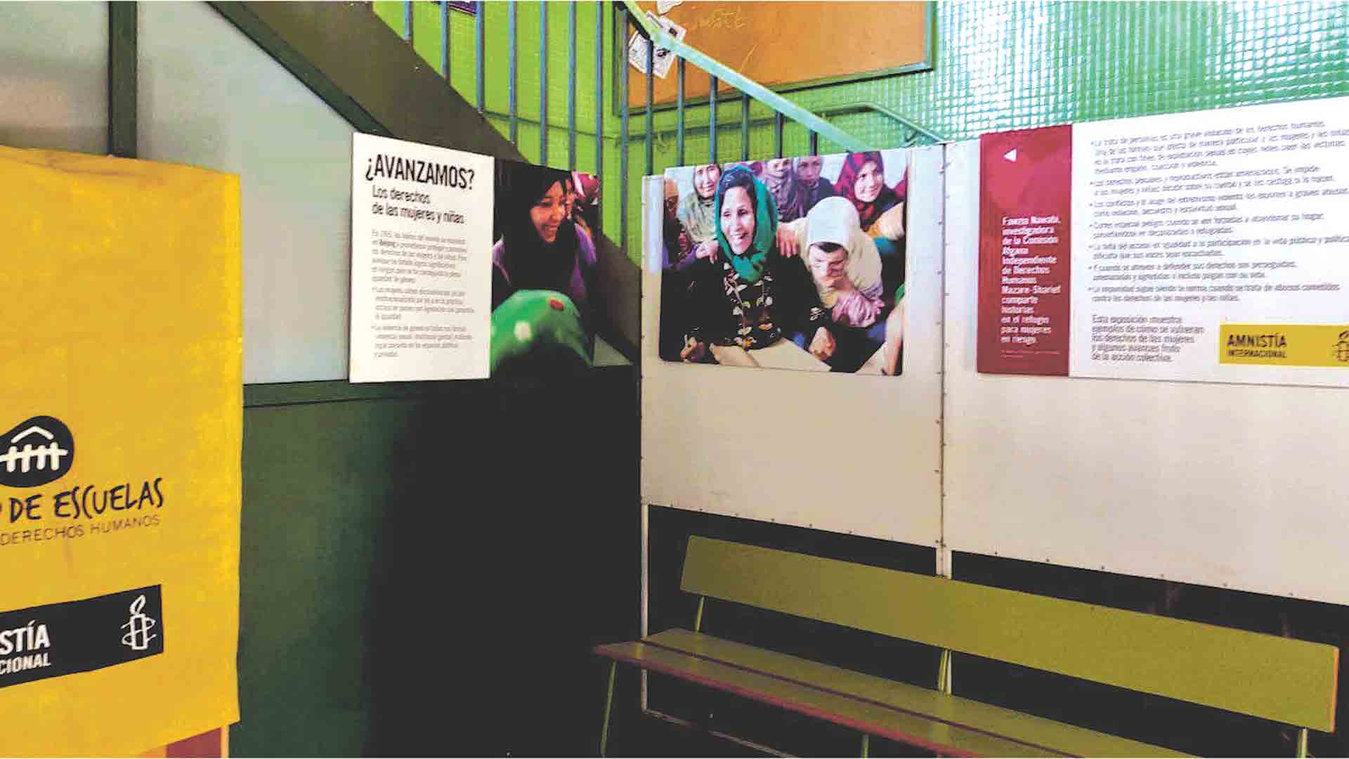 La exposición se desarrolla en torno a siete ejes temáticos en el Zaguán y el Patio de la Escuela de Arte y Superior de Diseño de Segovia 'Casa de los Picos'. E. A.