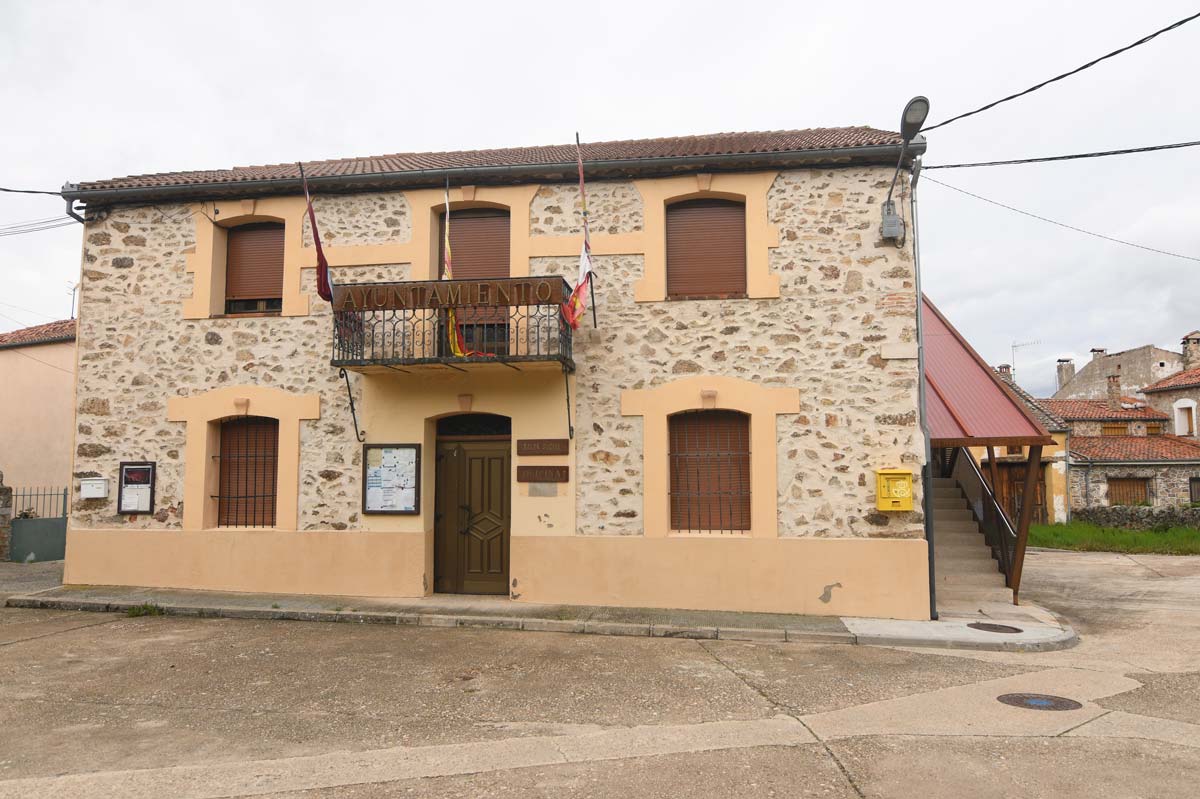 Ayuntamiento de Collado Hermoso.